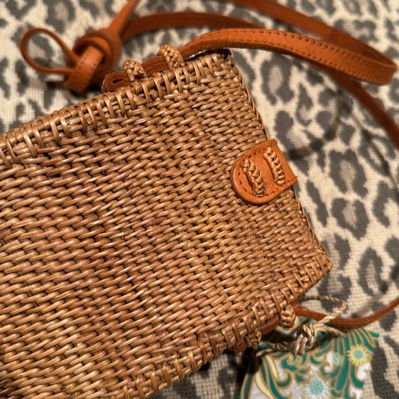 RATTAN PHONE CROSSBODY CASE 8” X 4” HAND MADE IN INDONESIA FULLY LINED INTERIOR - Picture 7 of 11